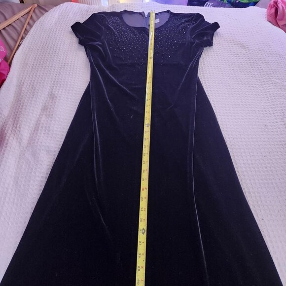 by Caliendo Black Velvet - Picture 11 of 12